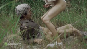 Tiny pussy in high grass [H31]